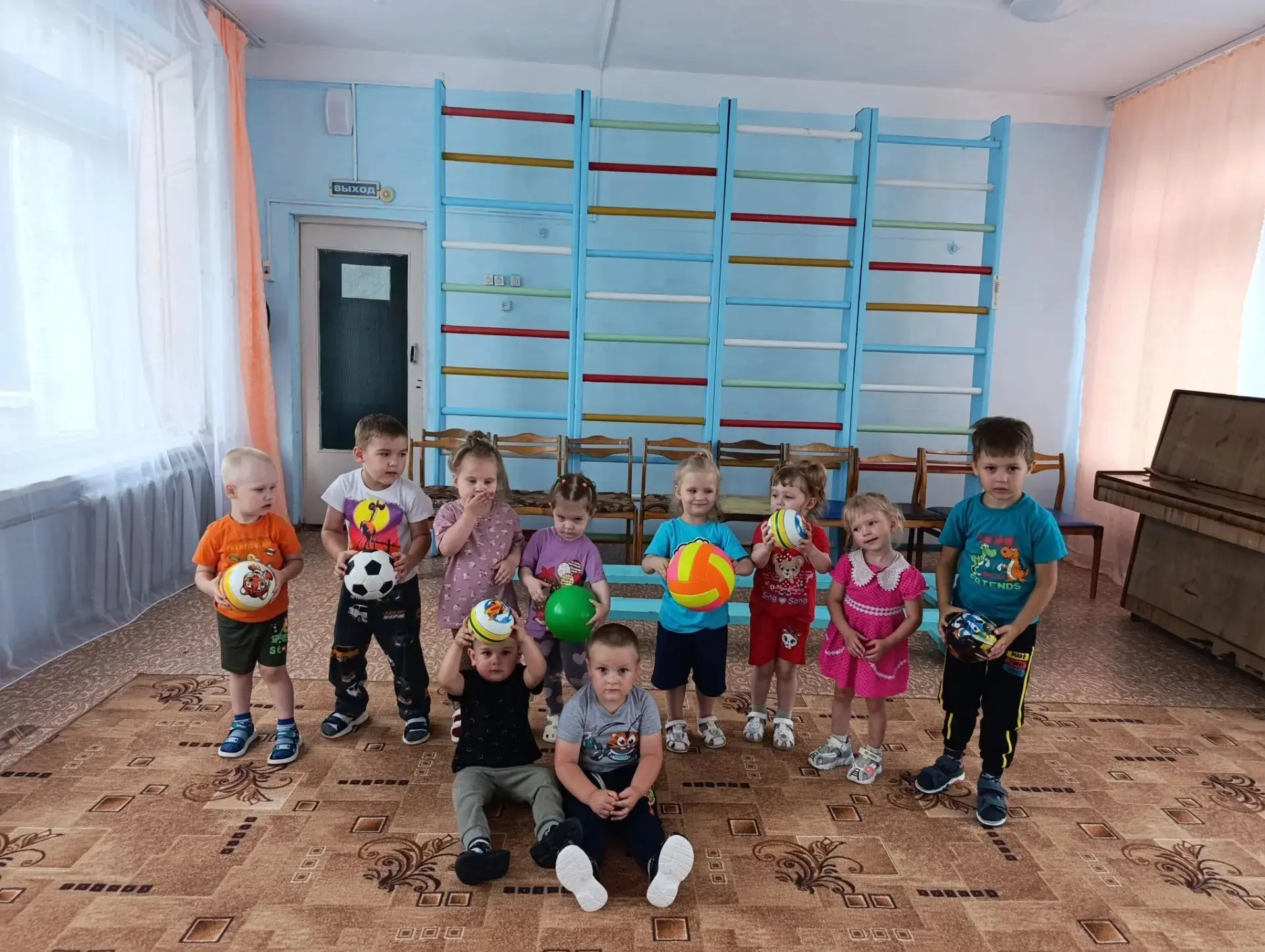 Движение — это жизнь! Игры с мячом в младшей группе 🏐

В  младшей группе прошли увлекательные игры 