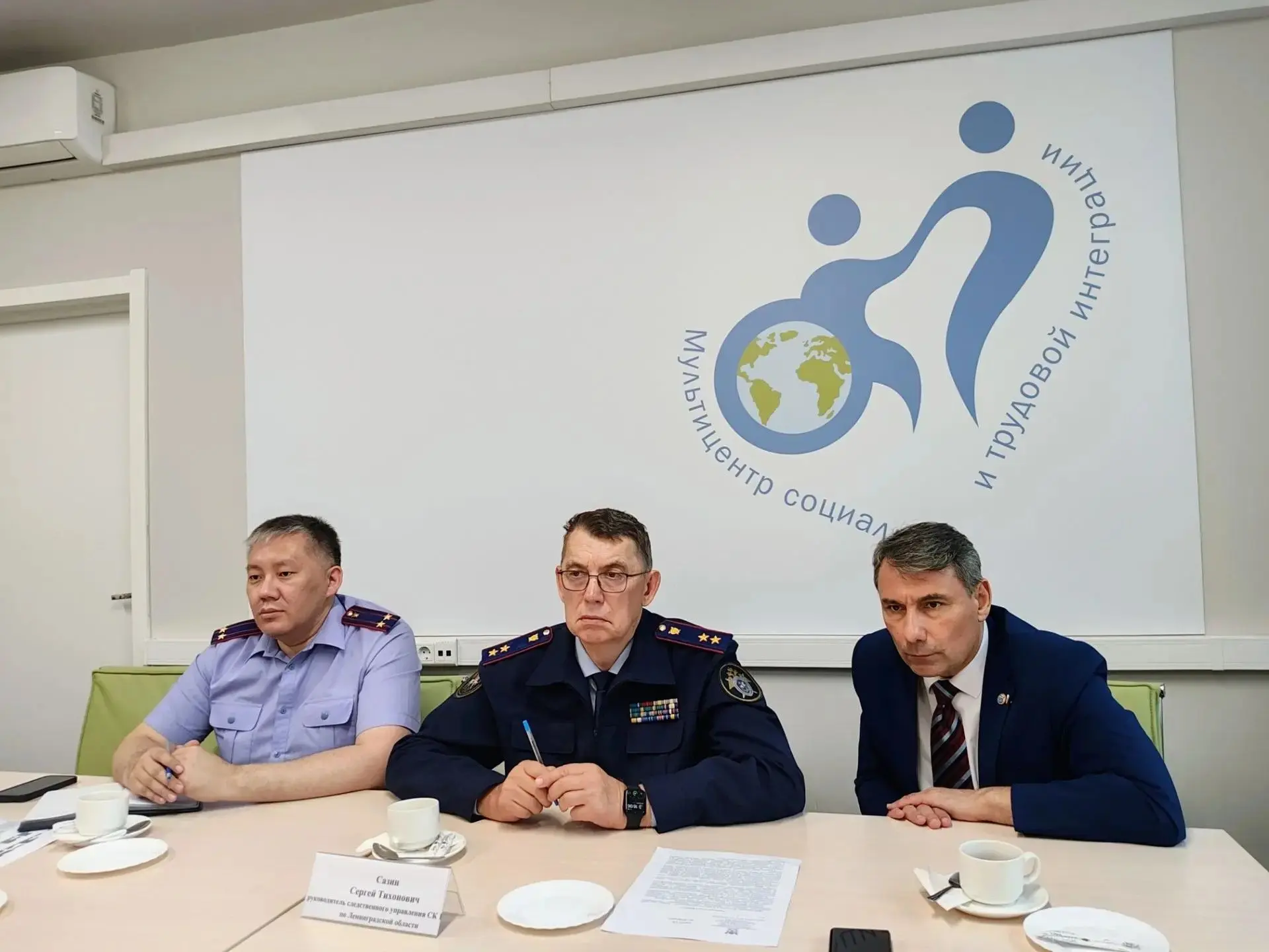 Руководителем СУ СК России по Ленинградской области проведен личный прием граждан, являющихся участн
