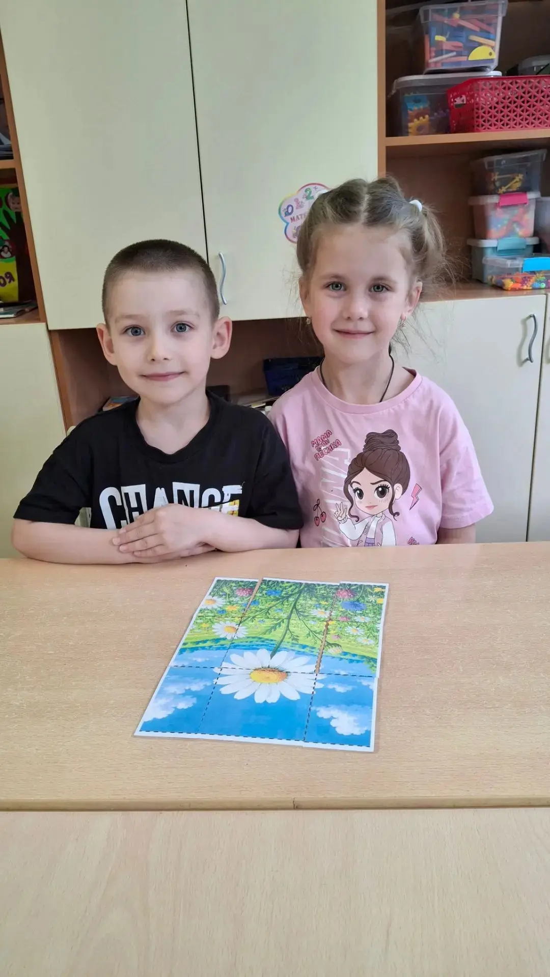 «День белой ромашки» в старшей группе √9.
Мы узнали, что 24 июня у самого солнечного цветка настоящи