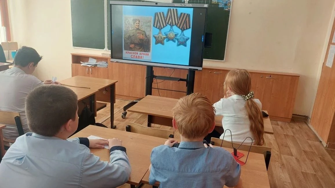 Урок памяти «Георгиевская лента — символ воинской славы» 🕊️Сегодня в нашем центре прошел урок памяти