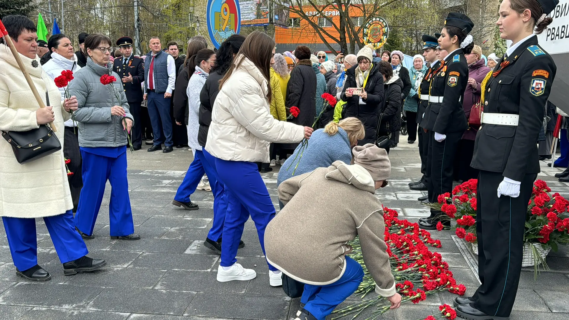 🇷🇺 1 Мая — День Весны и Труда  Митинг, посвящённый празднику, прошёл у мемориала«Зенитное орудие». В