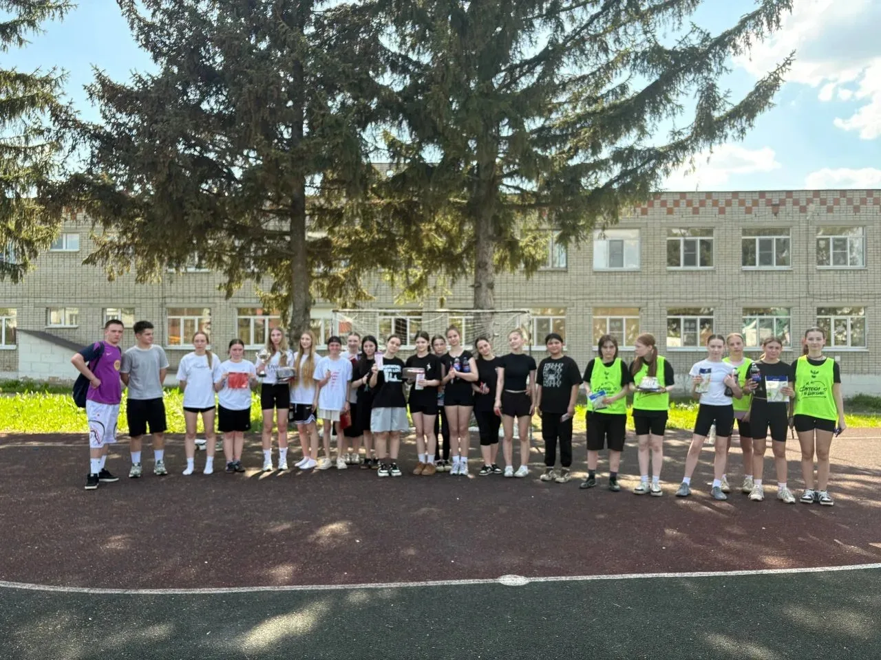 ⚽В честь 81-й годовщины Победы в Великой Отечественной войне на стадионе состоялся яркий и запоминаю