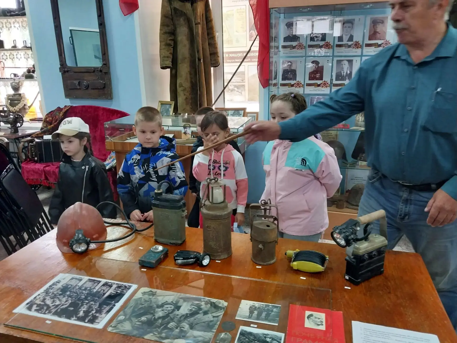 Сегодня у группы «Ромашки» был особенный день! В честь Дня шахтера  ребятами сходили на...