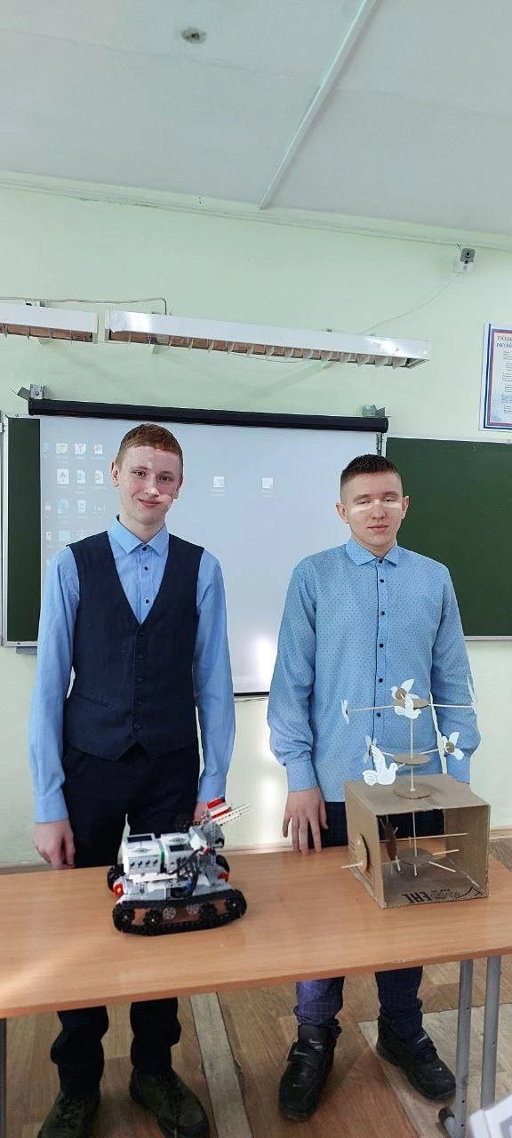 Сегодня в нашей школе прошли классные часы, посвященные Дню науки!  Ребята не только познакомились с