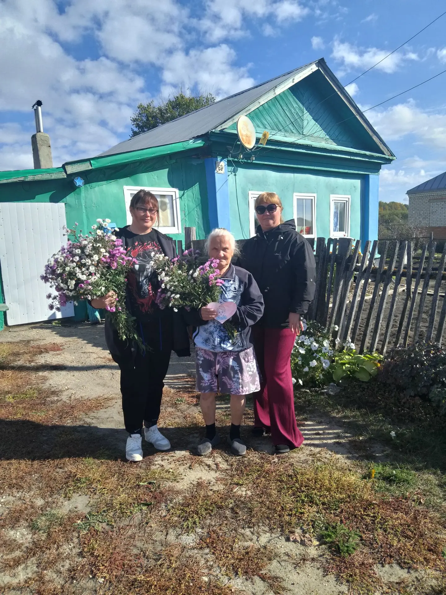 🍂В рамках празднования Дня пожилого человека заведующая СДК с. Ханенëвка 1-ая и библио...