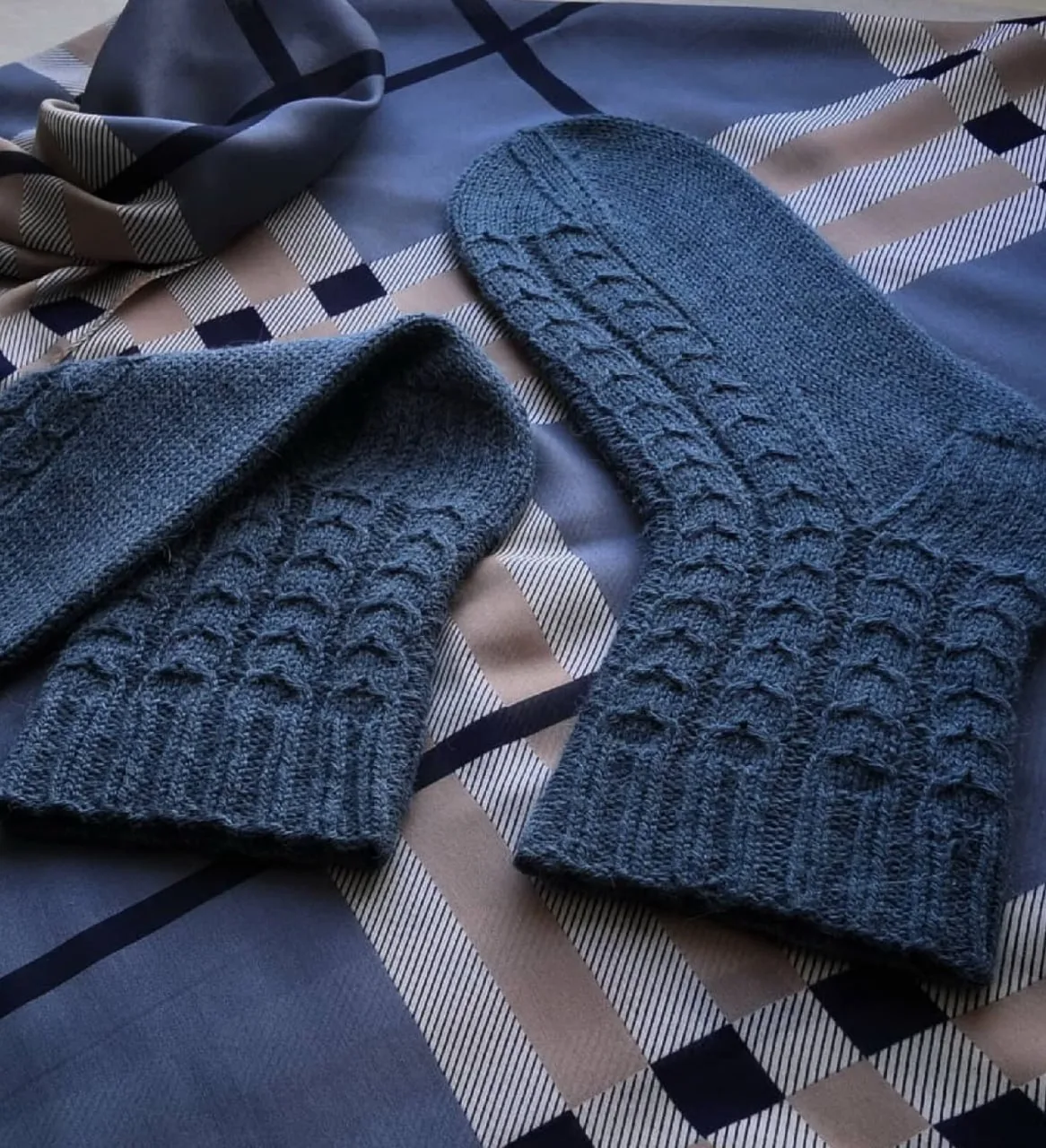 💙 Стильные вязаные носочки с узором в виде волн

Автор: ngsh_knit

❇️ Сохраняйте в копилку

Вяжем н