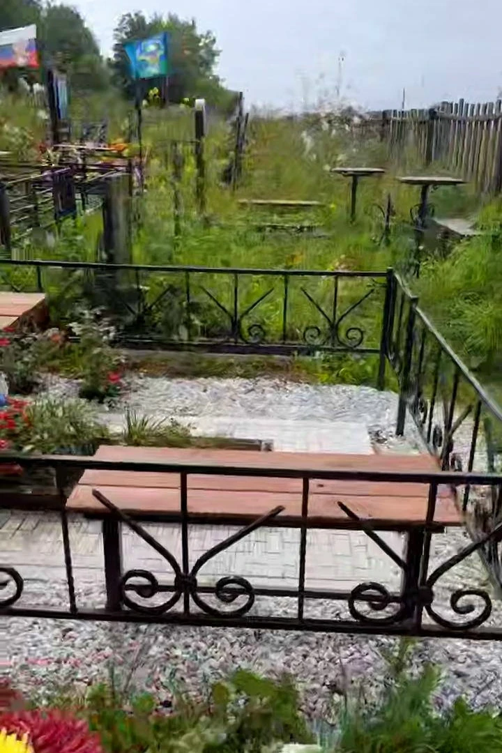 🤬🪦 «Урны с прахом — у домов»: жители СНТ №215 под Пермью возмущены захоронениями в 50 метрах от да