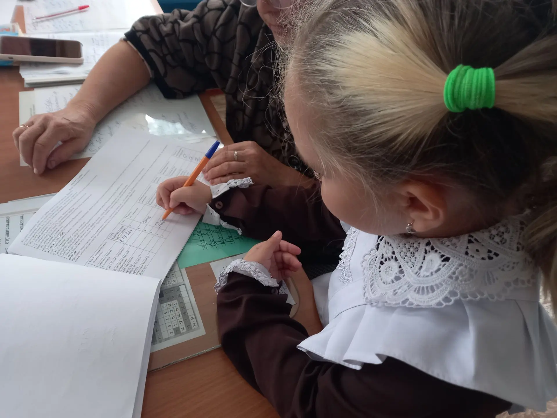 Инструктажи с обучающимися о безопасности на дороге, на воде, дома, в интернете, на жел...