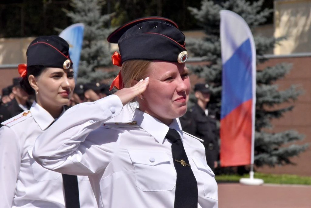 В Рязанском филиале МосУ МВД России состоялась торжественная церемония вручения выпускн...