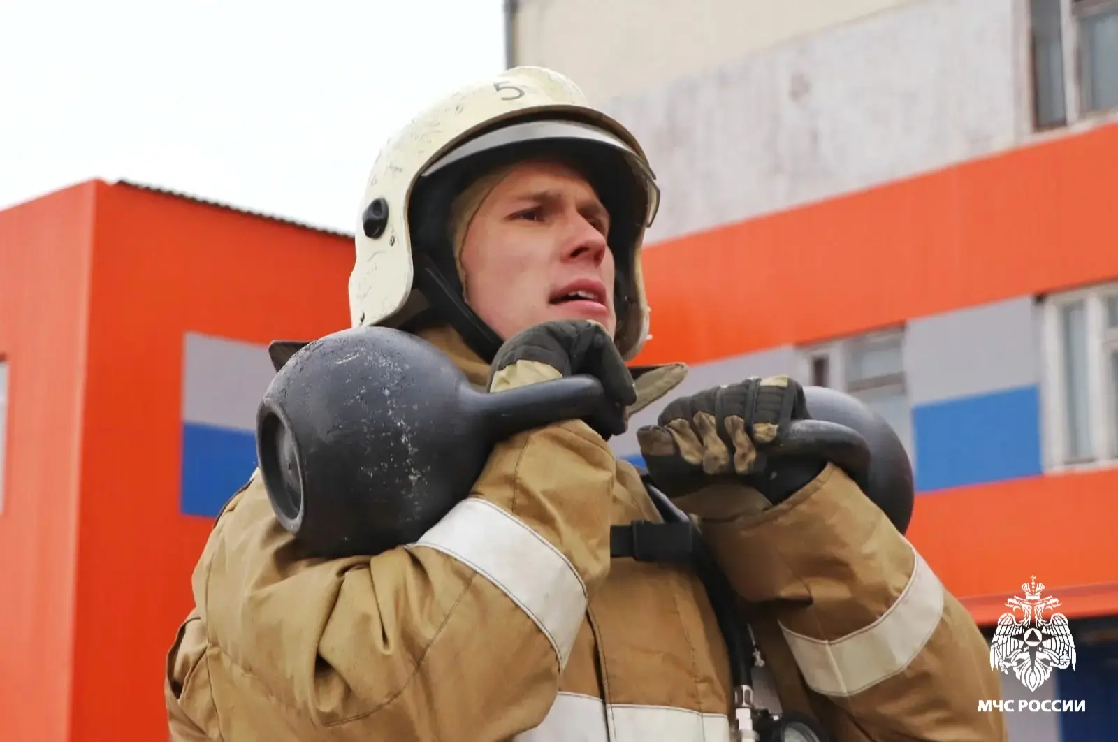 #ЛицаМЧС
 
🧑‍🚒Юрий Катков – старший пожарный ПСЧ №5 Главного управления МЧС России по Республике Б