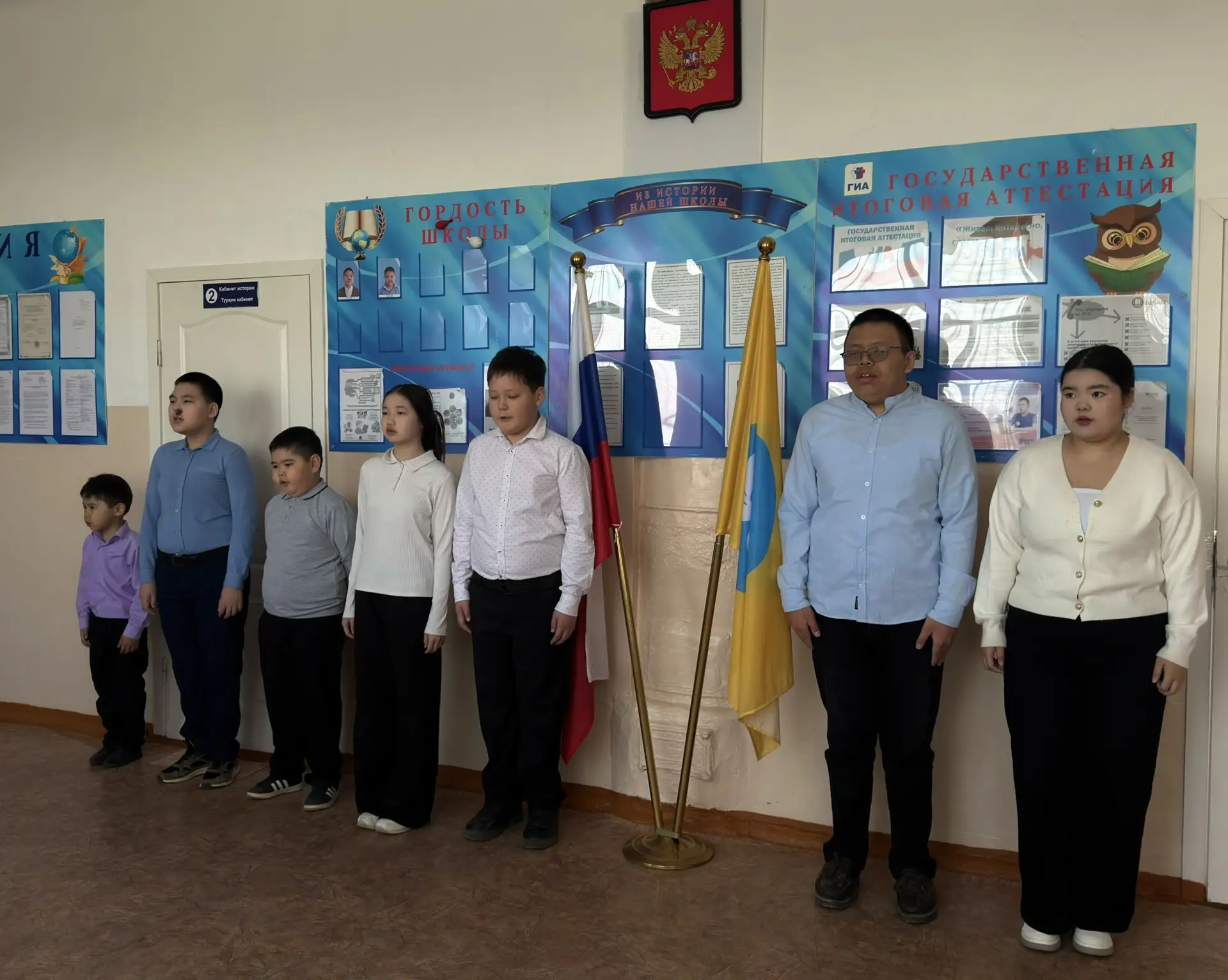 ⚪️ Сегодня прошла традиционная торжественная линейка с выносом флага и исполнением гимн...