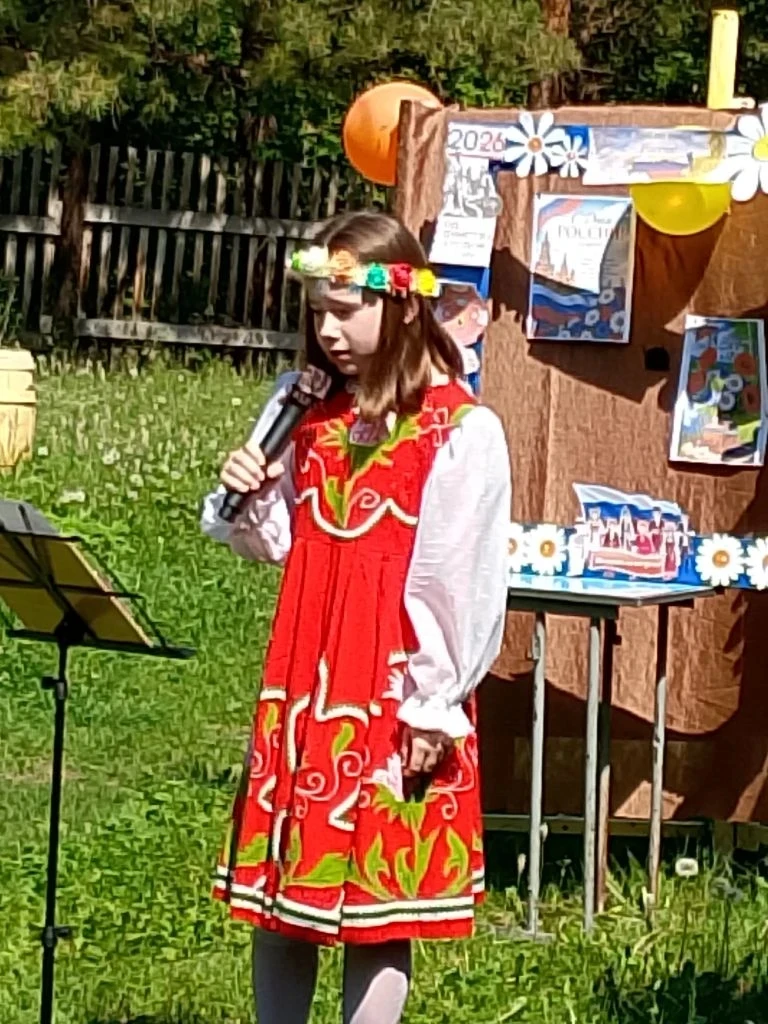 После встречи,  ребята отправились на заключительную часть. Где все пели песни, читали ...