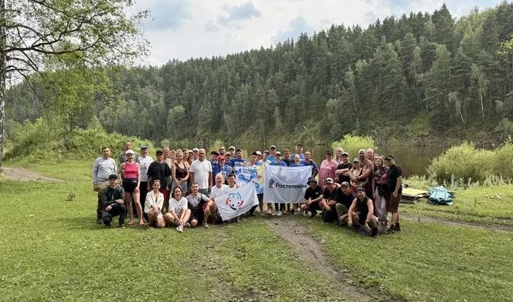 🛶 На Урале традиционный и любимый всеми вид туризма – сплавы по многочисленным рекам 

Несмотря на 