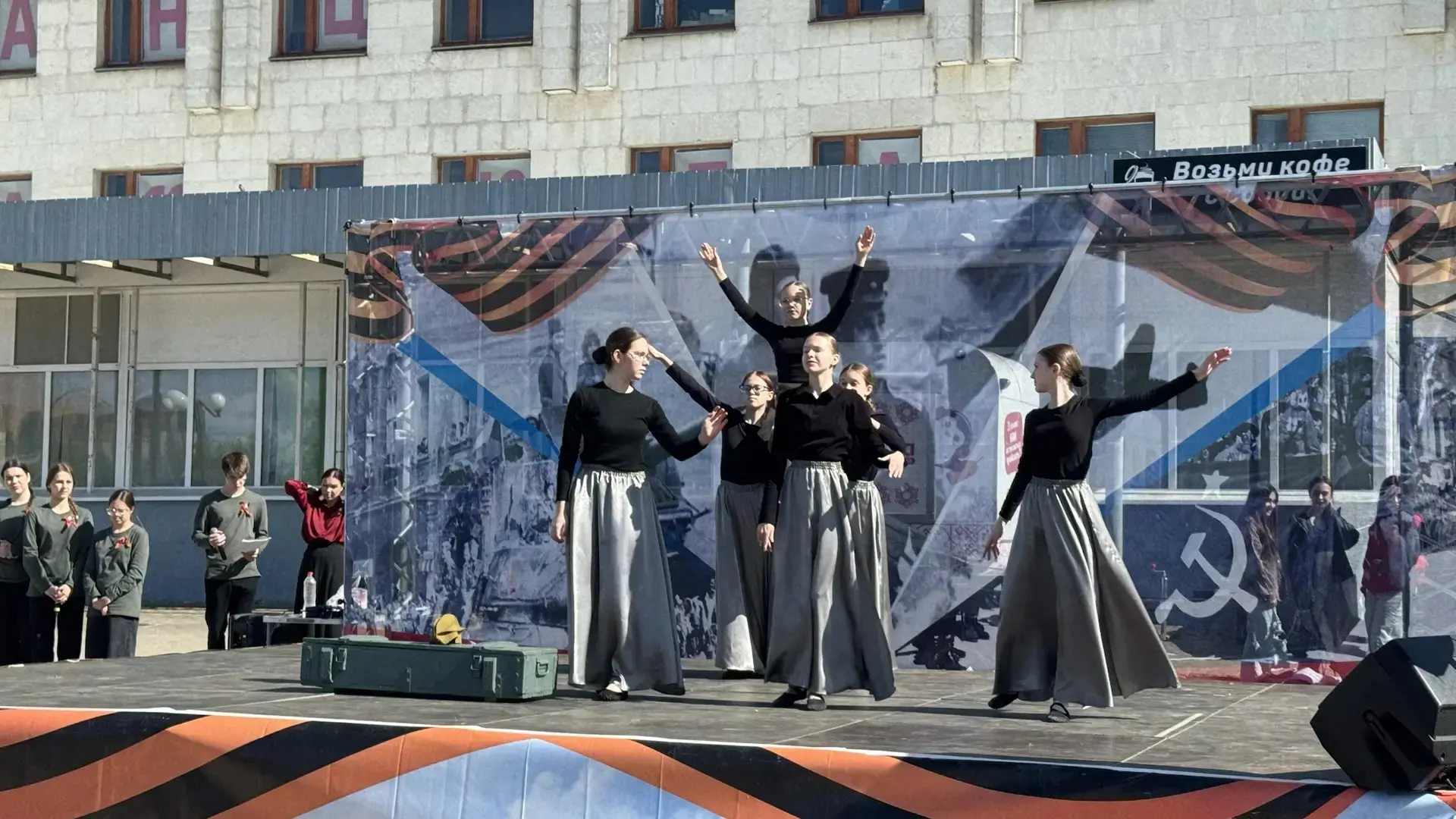 ДЕНЬ ПОБЕДЫ⭐️  Сегодня на площади Ф. Я. Федулова прошел традиционный праздничный концерт для жителей