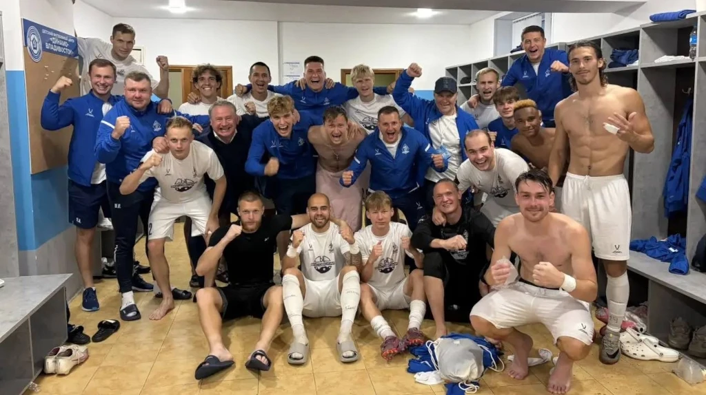 ⚽ Брянское «Динамо» вырвало первую победу сезона на последних секундах матча во Владиво...
