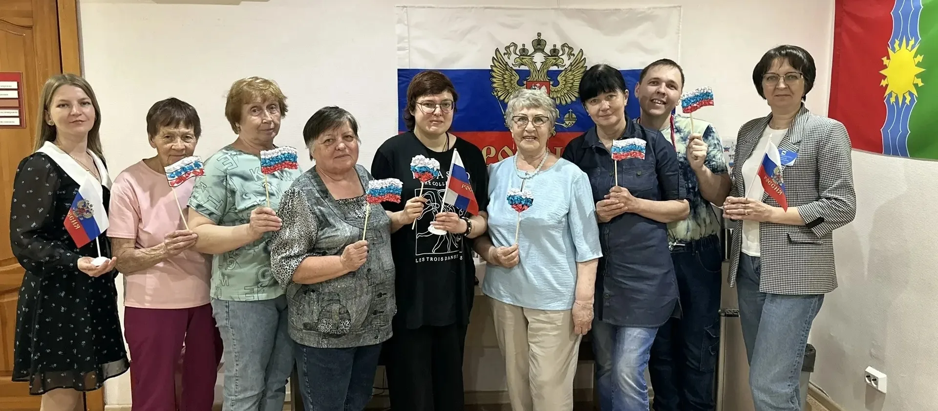 Я люблю тебя, Россия!

12 июня — главный государственный праздник Российской Федерации, День России.