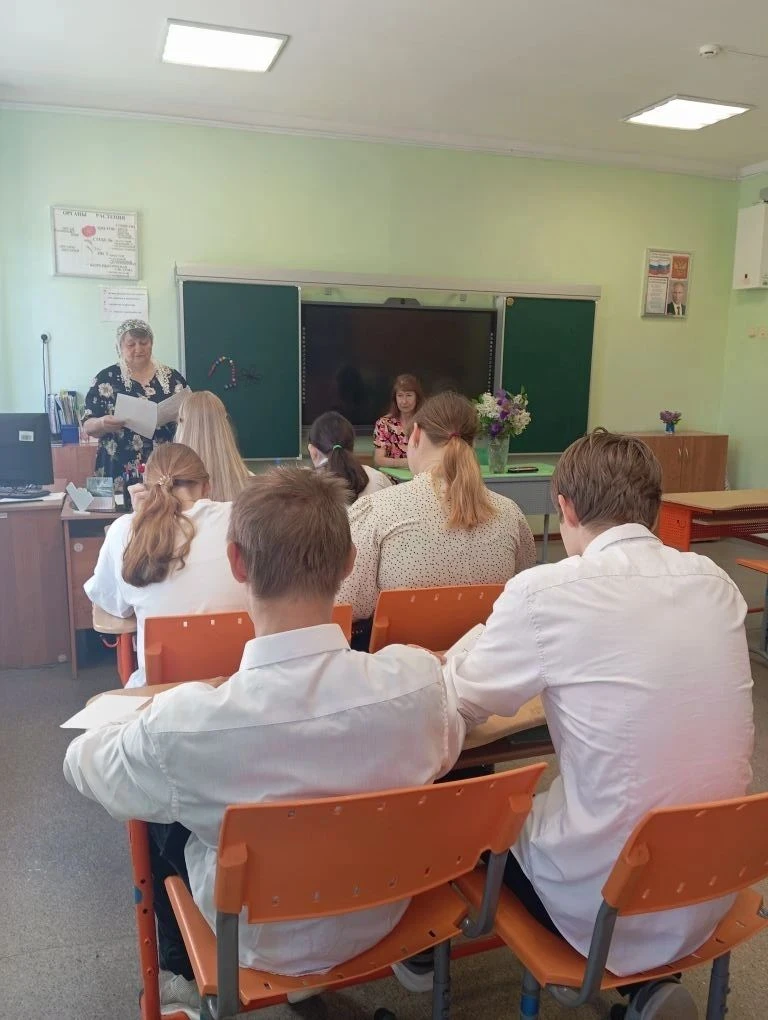 Девятые классы успешно прошли итоговую аттестацию по русскому языку, чтению, математике и основам со