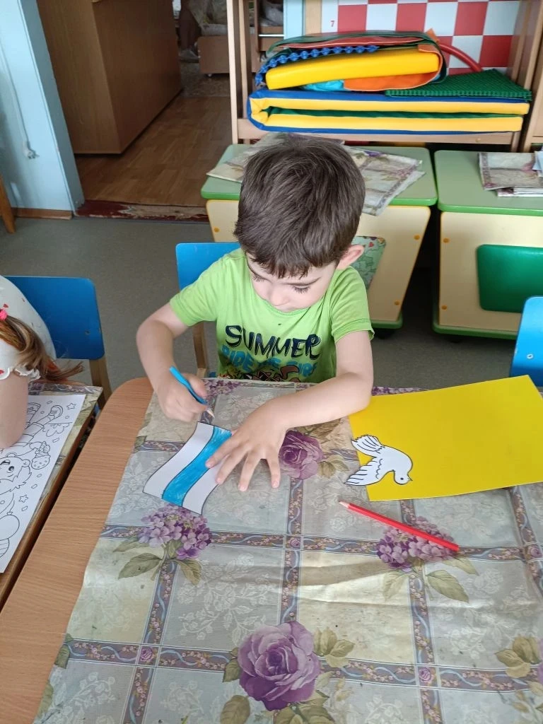 ❤️❤️❤️
Любовь к Родине начинается с малого — с первых стихов, выученных наизусть, с гордости за крас