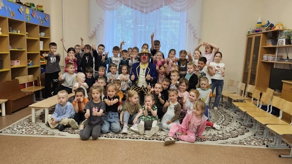 Сегодня в Октябрьском филиале выступал озорной клоун Клёпа 🤡 — с ним было море смеха, ...