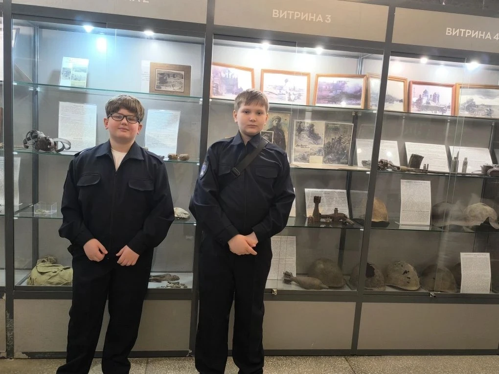 🔴Учащиеся полицейского класса посетили мемориальный комплекс в Змиёвской балке — одно из самых скорб