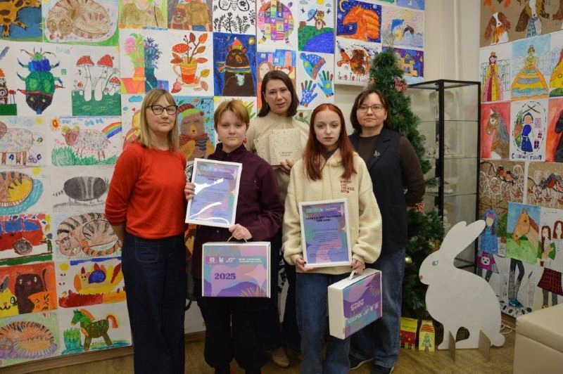 🌟 Выпускницы ДХШ№1, Бусс Алена и Карпович Валерия, получили благодарственные письма за...