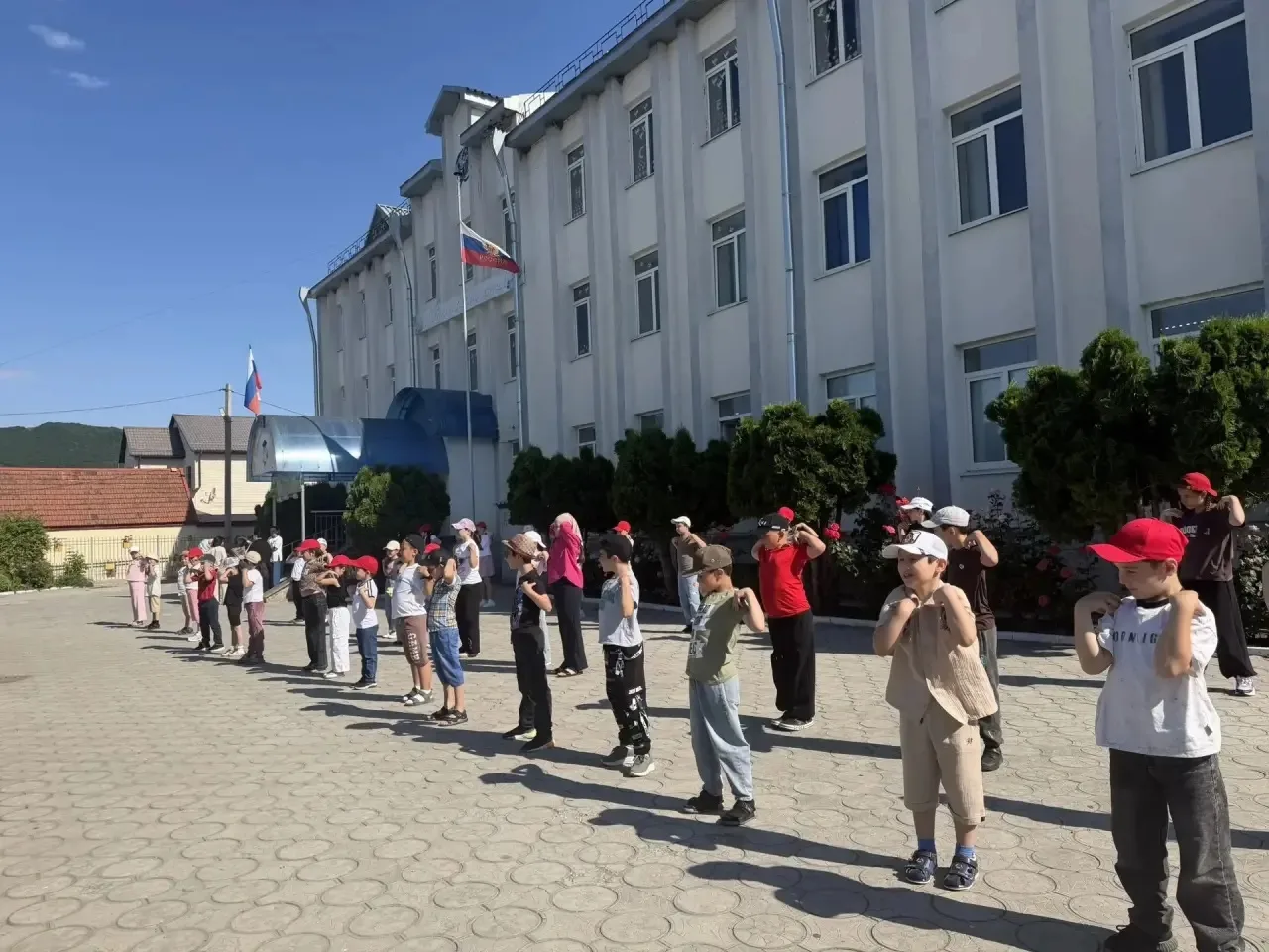 День 13. Тематический день "День героя России"

Тринадцатый день в пришкольном лагере «Туйка» прошел