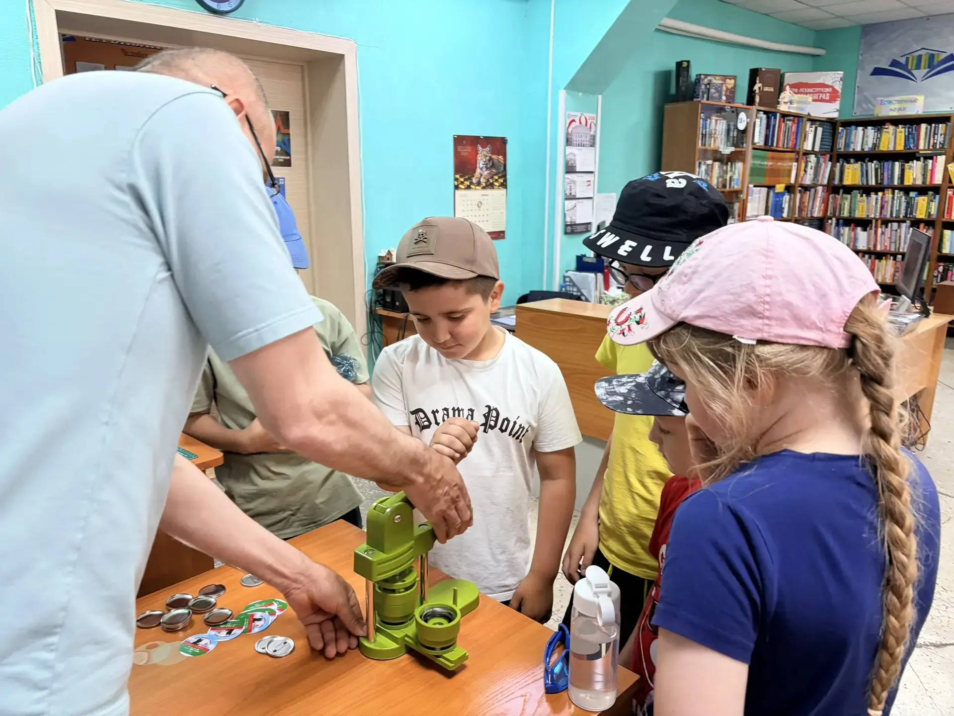 ☀️🎨⚽ Лето в пришкольном лагере — это маленькая жизнь, наполненная яркими событиями!

Каждый день у 