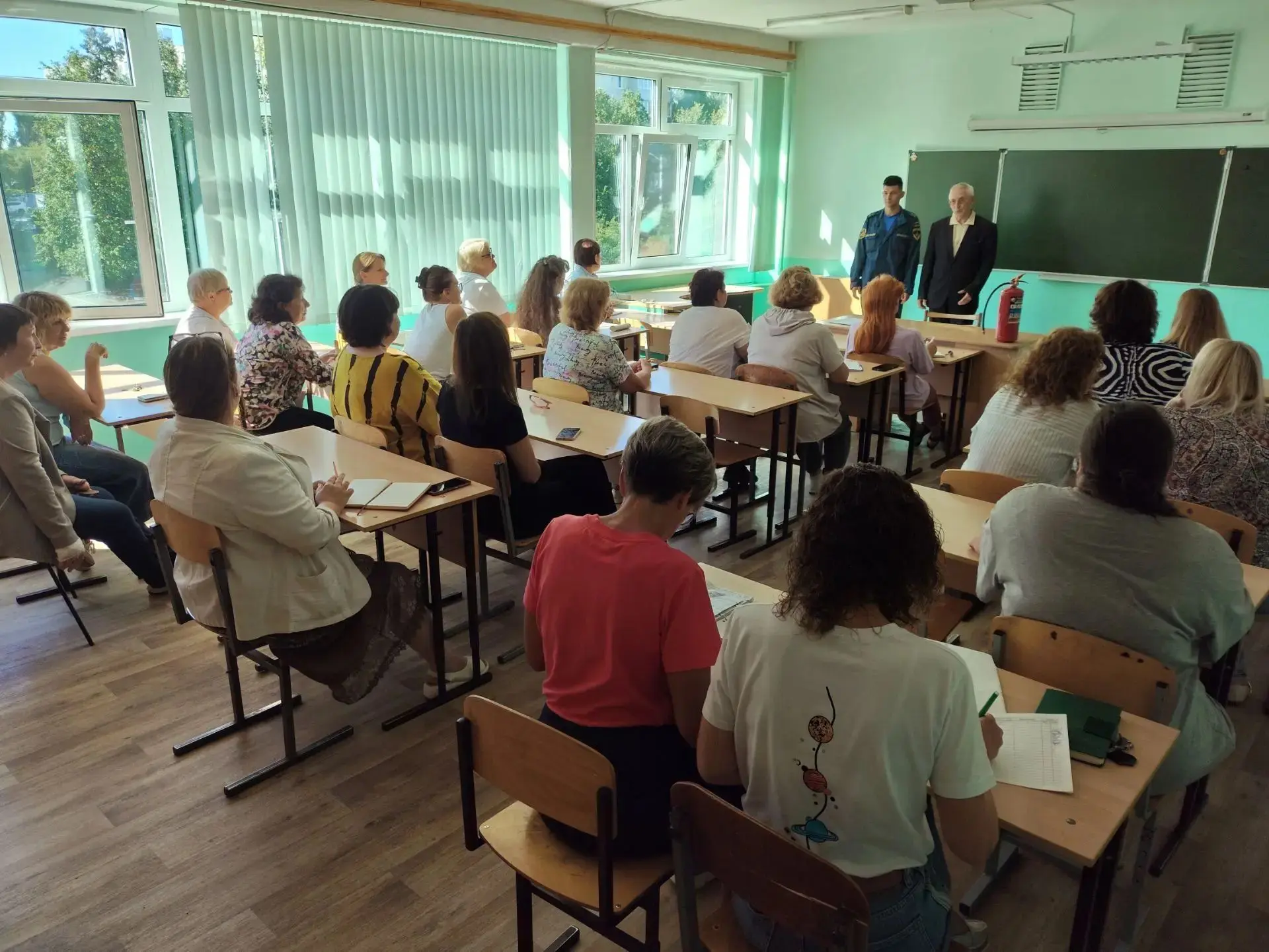 Важное событие дня: в школе прошли учения по пожарной безопасности! 🚨