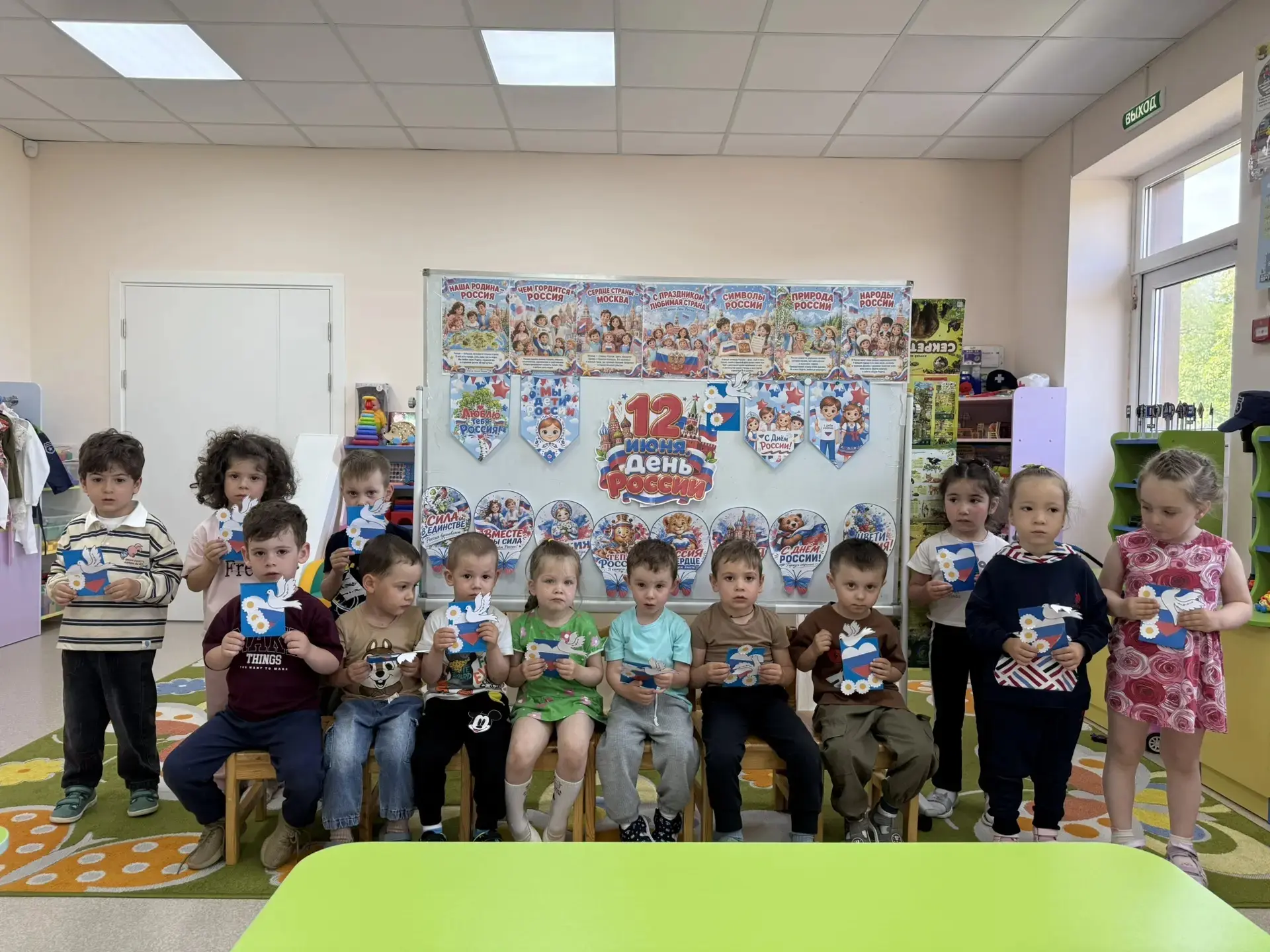 С ЛЮБОВЬЮ К РОДИНЕ: КАК ПРОШЕЛ ДЕНЬ  РОССИИ В дошкольном отделении 🇷🇺
В нашем детском саду царила 