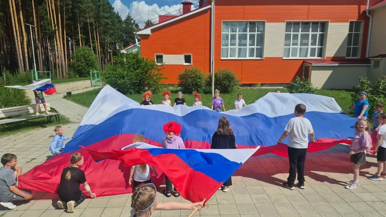 #домкультурыМулымья 
#2026
 В Доме культуры Мулымья 11 июня прошла праздничная игровая программа «До