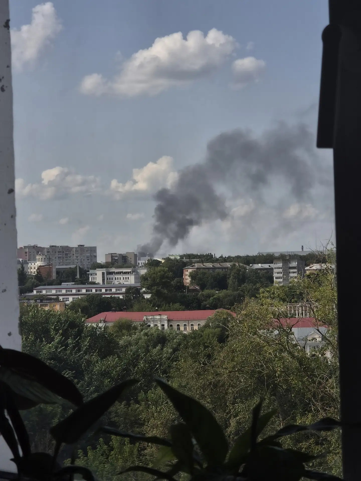 Что то горит в районе факела

👉 Подписаться
🔥 Владимир ЧП