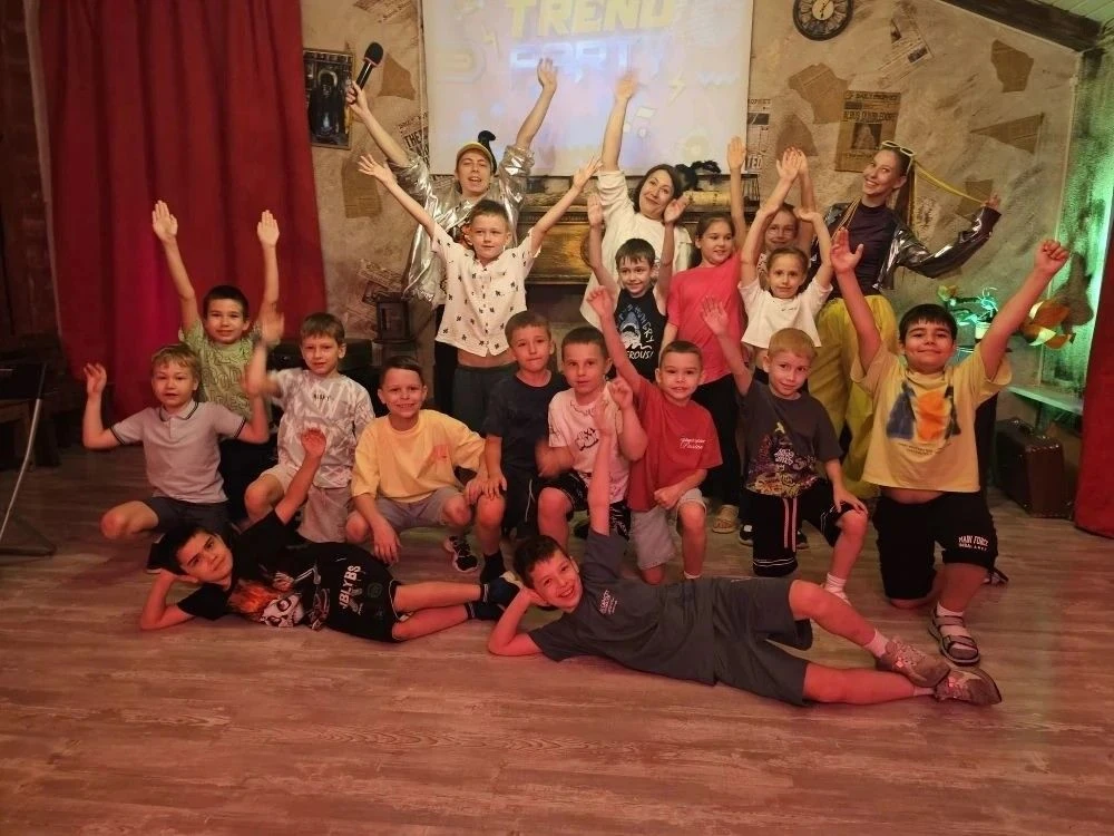 ☀️Яркая точка в учебном году!  🎶1 "Б" класс устроил настоящий праздник в сказочном доме «АнимашкиШоу