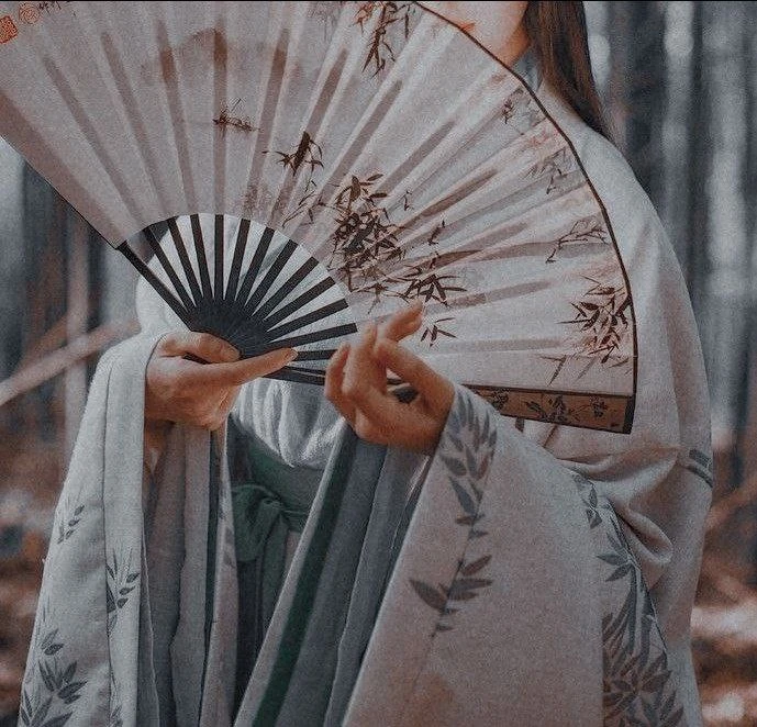 🗣 想 или 思考 

• 想 [xiǎng] — думать, хотеть, желать — более разговорное слово. Оно может означать и «