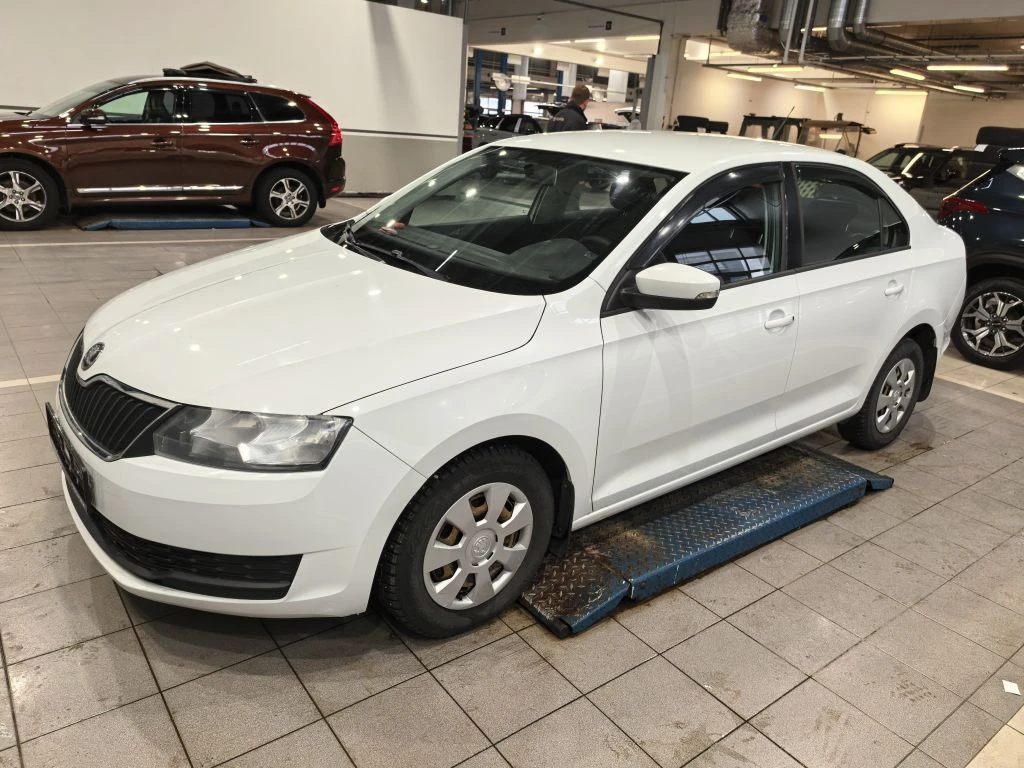 А вот и Павел наконец получает поздравления, с долгожданной покупкой #skodarapid, с чем...