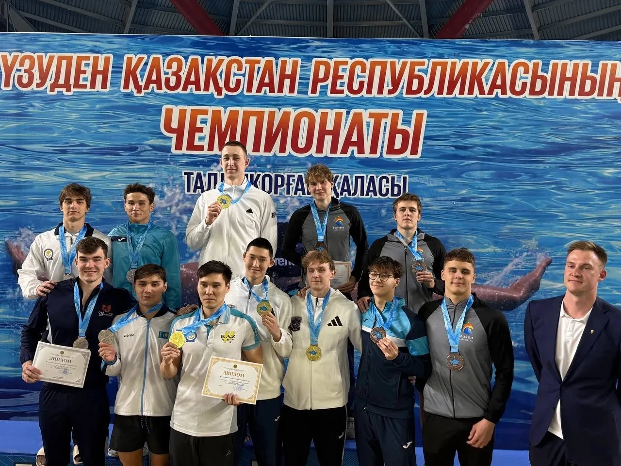 Студент СибГУФК Кирилл Сидоренко стал призёром чемпионата Казахстана по плаванию 🏊  С 5 по 8 мая в Т