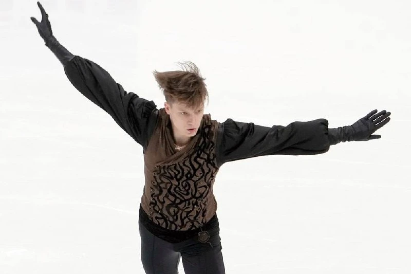 ⛸️ Петербургский фигурист Евгений Семененко выиграл турнир в Словакии
