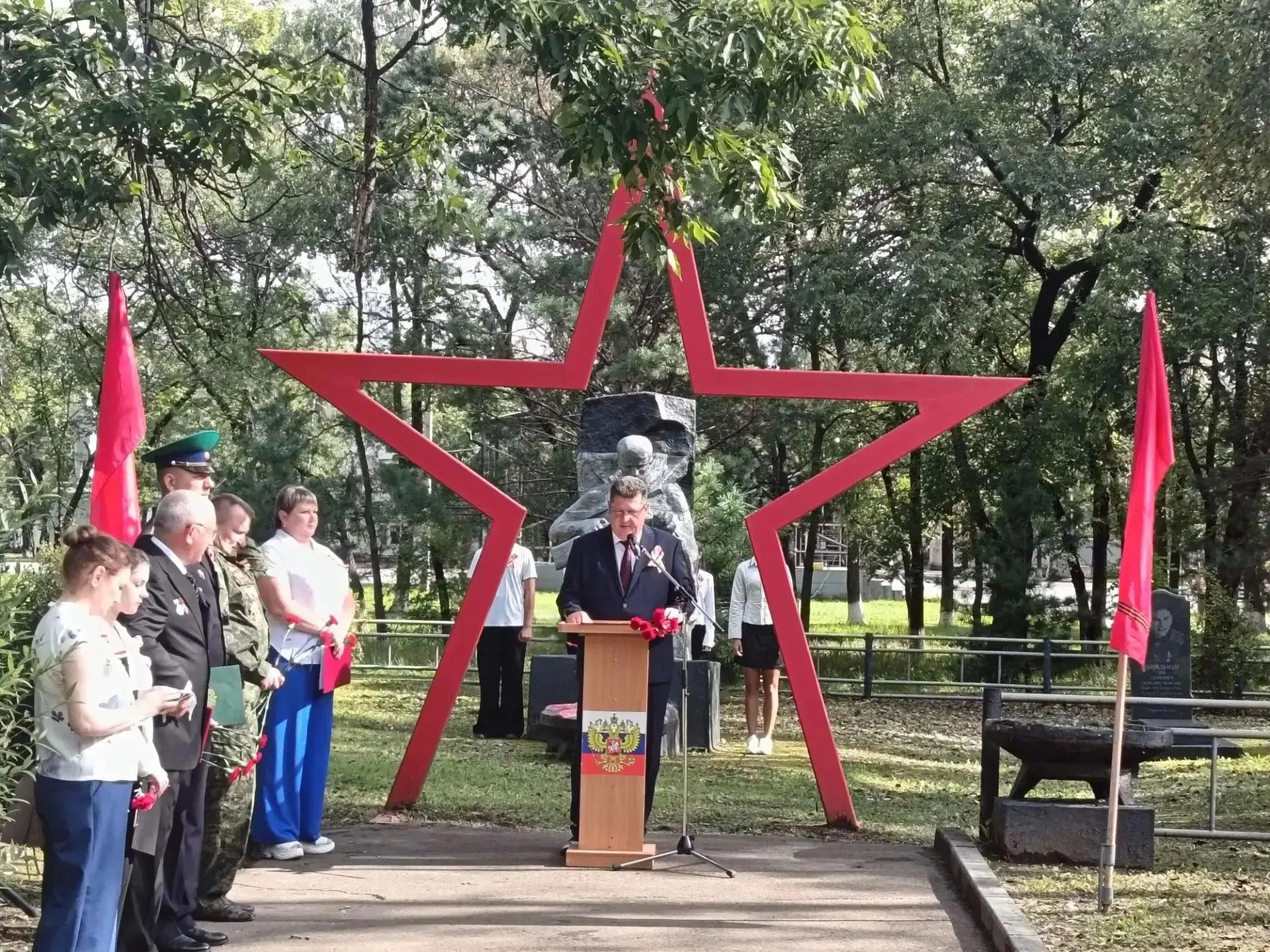 3 сентября в пгт. Пограничный прошел торжественный митинг «Нам доверена память», приуро...