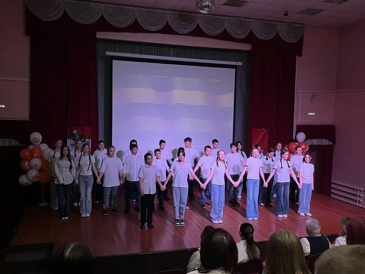 Стихи, которые не молчат. Песни, которые не отпускают 🎤  Говорят, что война заканчивается тогда, ког