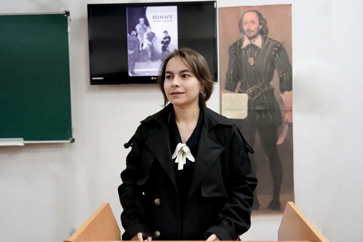 📚 В КЧГУ состоялся круглый стол, посвящённый бессмертной трагедии Уильяма Шекспира «Гамлет, принц да