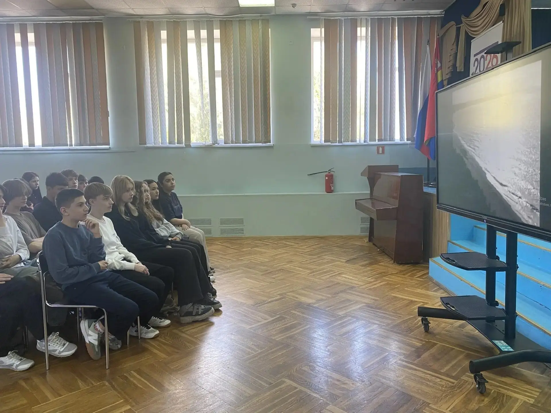 На этой неделе в 7"В", 9"В" и 8"Г" классах прошли киноуроки «Образование Калининградской области» и 