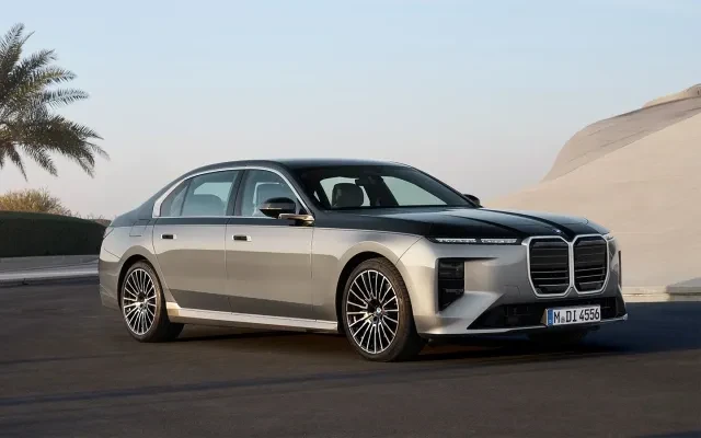 ⚡️ BMW обновила 7 Series