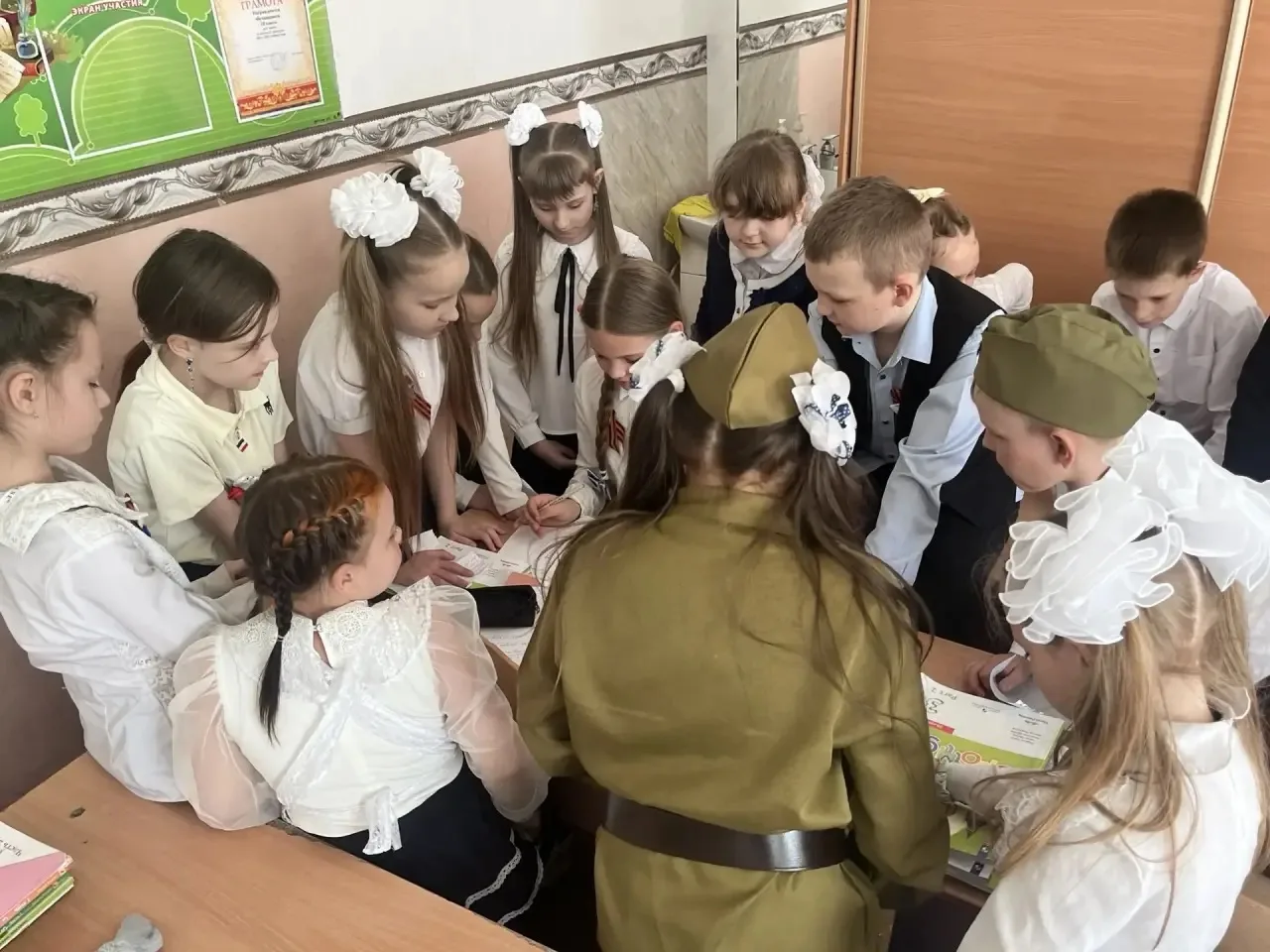 🕊️Сегодня в стенах нашей школы прошёл насыщенный день мероприятий, посвящённых 81-й годовщине Победы