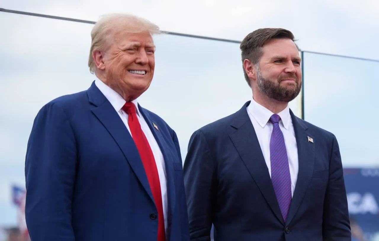 ⚡️Трамп заявил, что пока не готов выступить за выдвижение вице-президента Вэнса кандидатом в президе