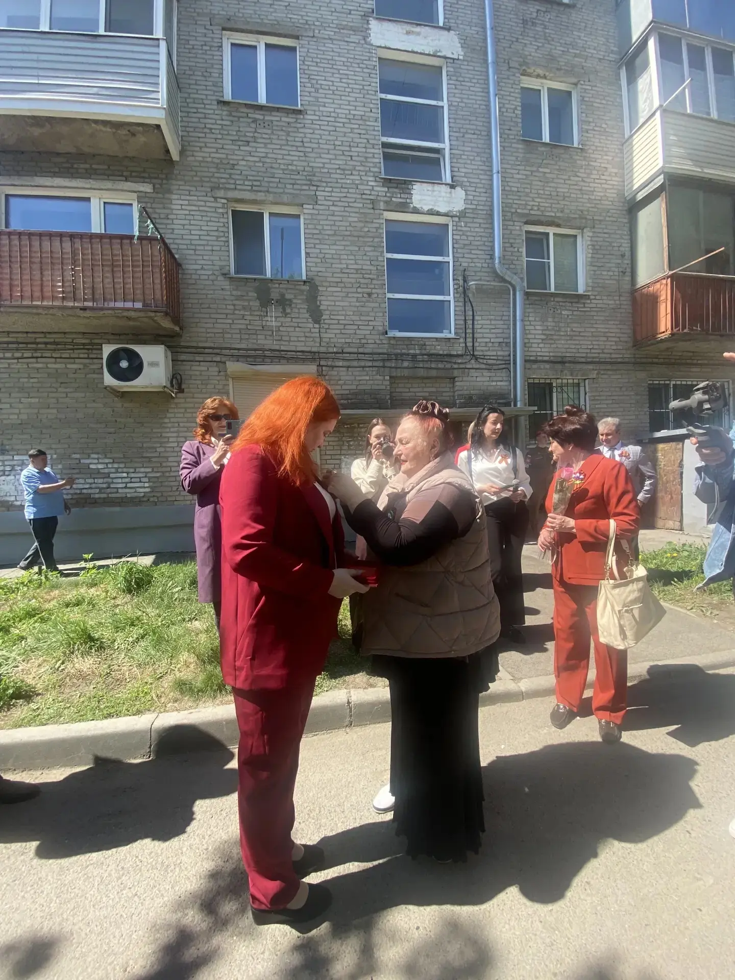 Руководителя музея "Истории Октябрьского района" Сушакову Яну Александровну наградили орденом "Добле