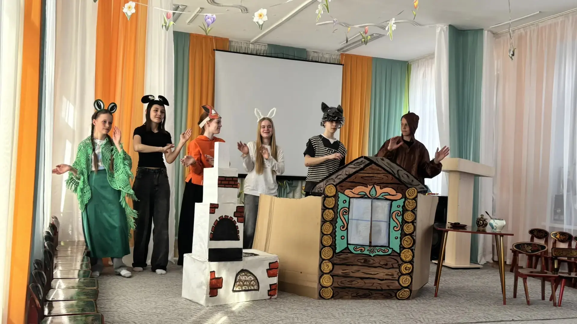 #ГодЕдинстваНародовРоссии🇷🇺 🎭  Театральная студия «СуперДвиж»  с новой постановкой — музыкальной ска