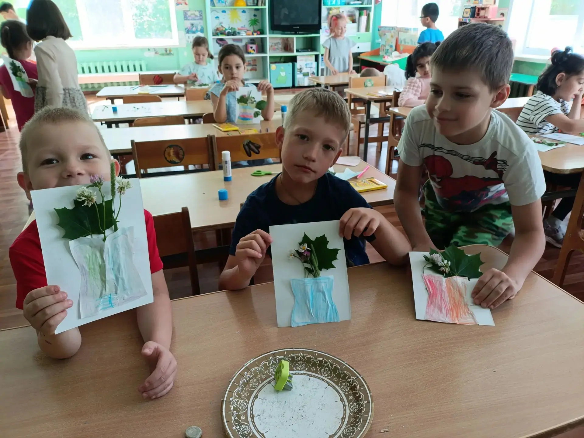 День чистого участка в группе «Одуванчик» ☀️В нашей группе прошёл весёлый и полезный «День чистого у