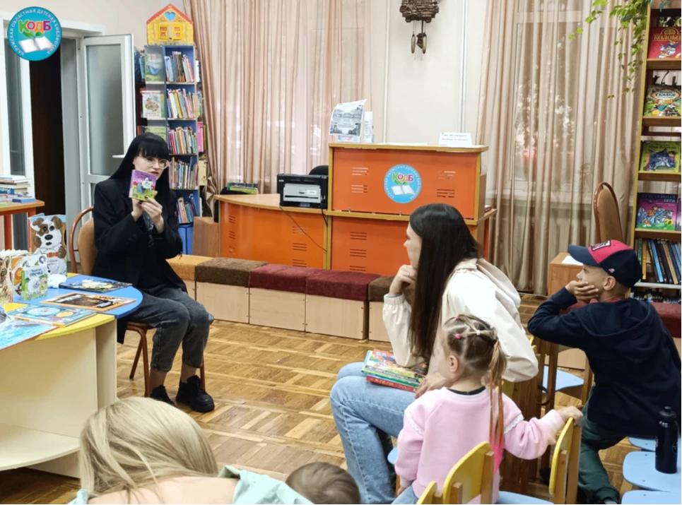 🐼 На очередной встрече проекта «Библиокроха» мы вместе с неизменным помощником — пандой Тедди — реш