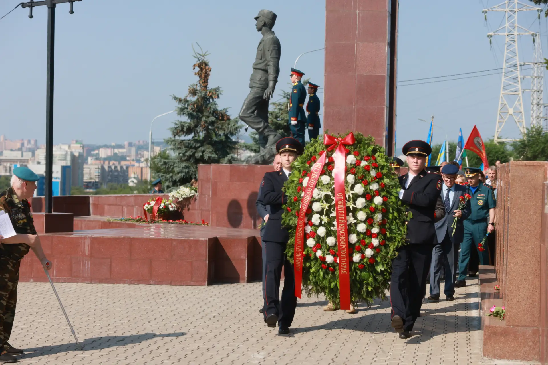 Красноярцы отметили День ВДВ

Воздушно-десантным войскам исполнилось 96 лет. Этот праздник ежегодно 