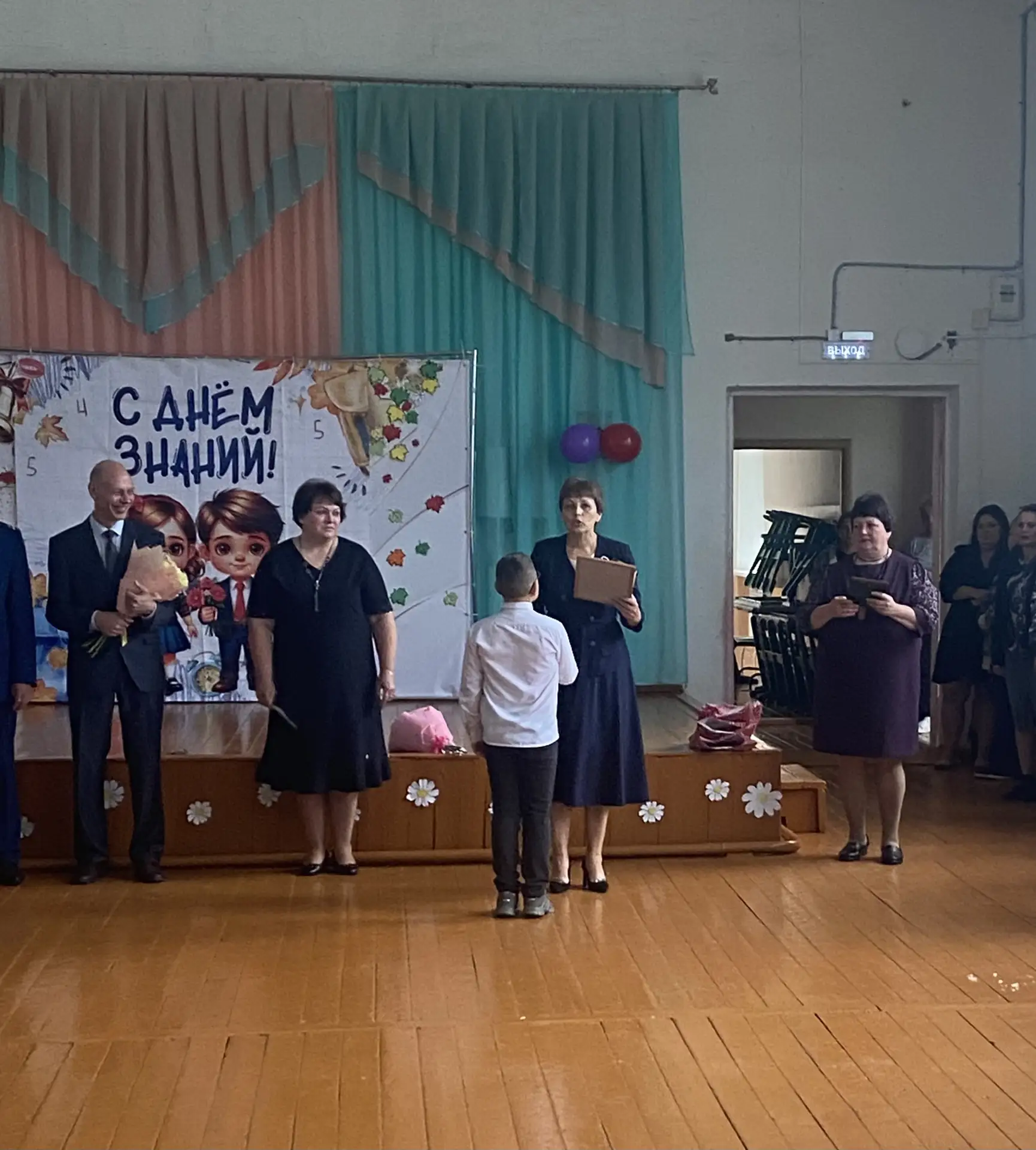 🎒 День знаний: Линейка в нашей школе! 🎒