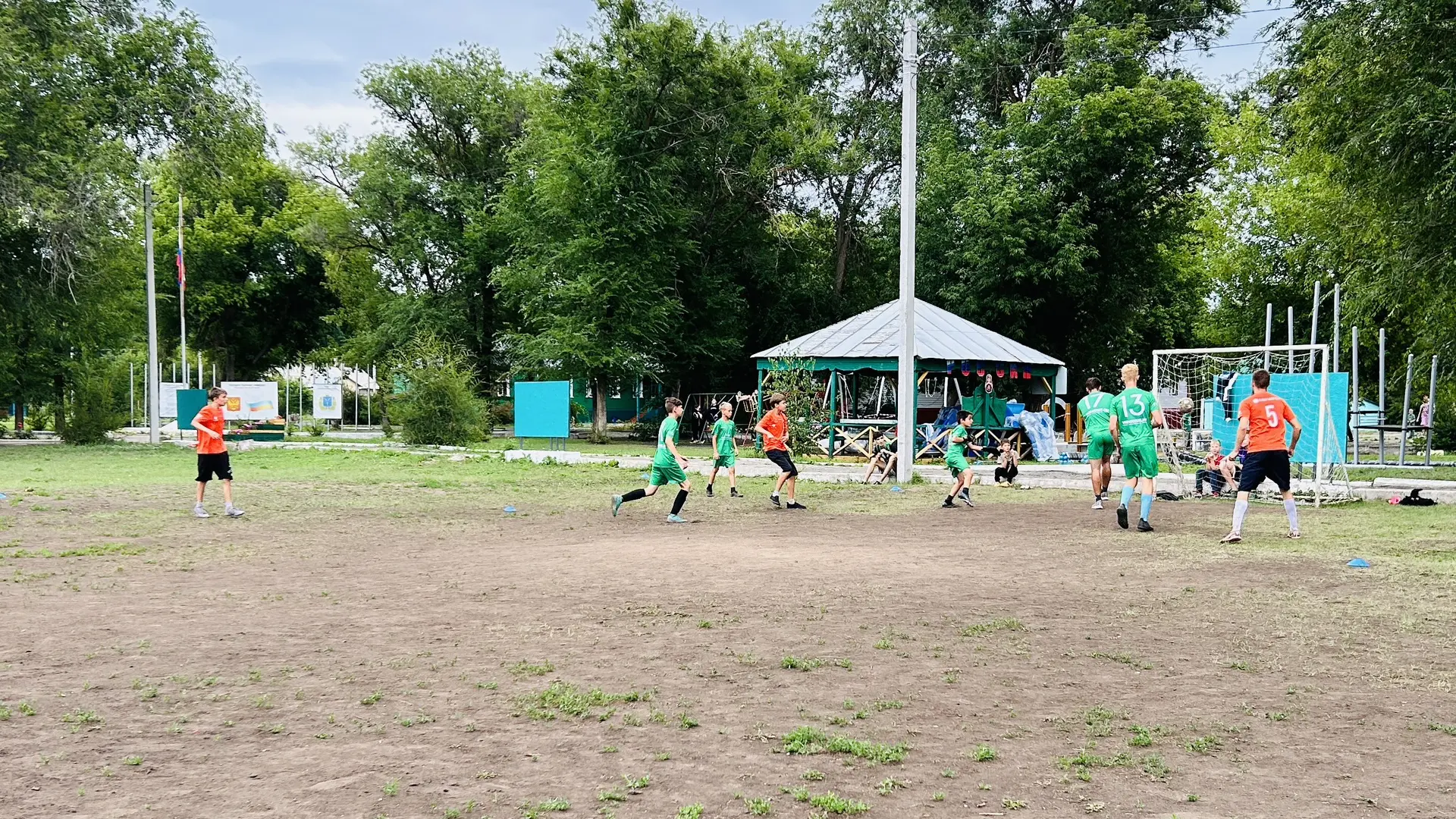 🏆⚽ В детском оздоровительном лагере «Радуга» состоялся отборочный чемпионат по мини-футболу окружно